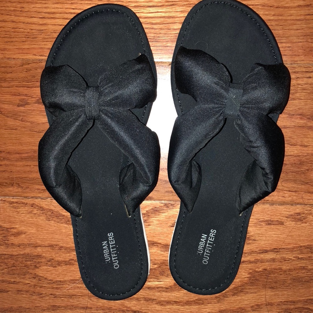 Urban outfitters puffy sandals
